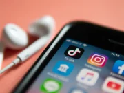 Projet de loi sur les réseaux sociaux : L’Algérie vers un contrôle accru de TikTok, Facebook et autres plateformes numériques