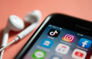 Projet de loi sur les réseaux sociaux : L’Algérie vers un contrôle accru de TikTok, Facebook et autres plateformes numériques