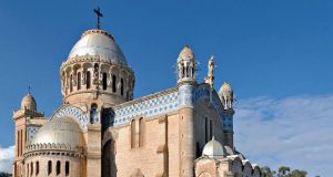 Kabylie : L’étouffement méthodique du christianisme au nom de « l’identité islamique algérienne »